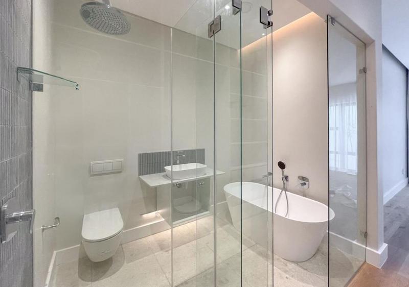 4 Bedroom Property for Sale in Oranjezicht Western Cape